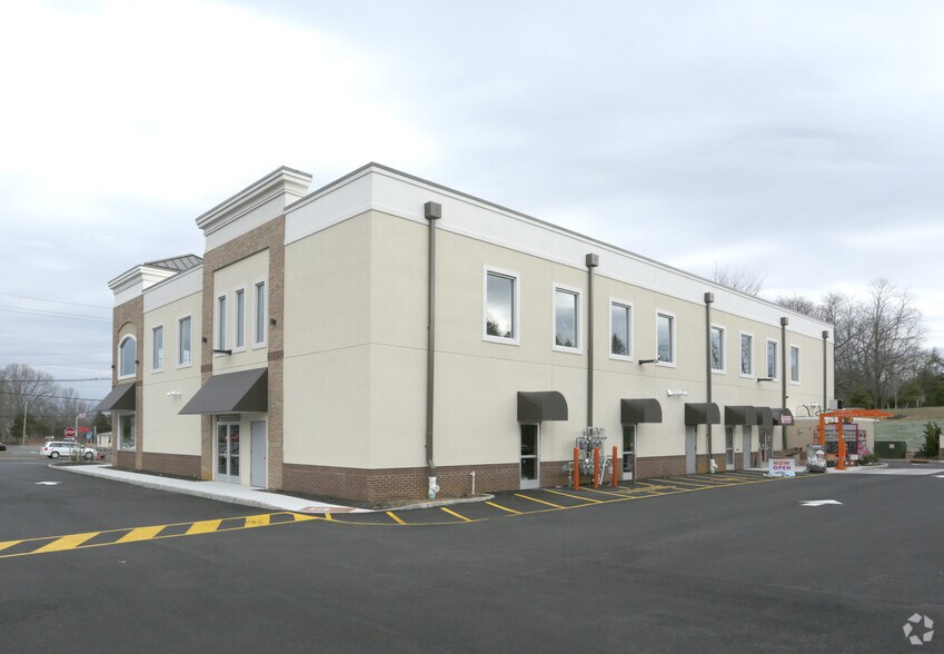 More Photos Of 123 State Route 33, Manalapan Township Storefront Retail Office For Lease