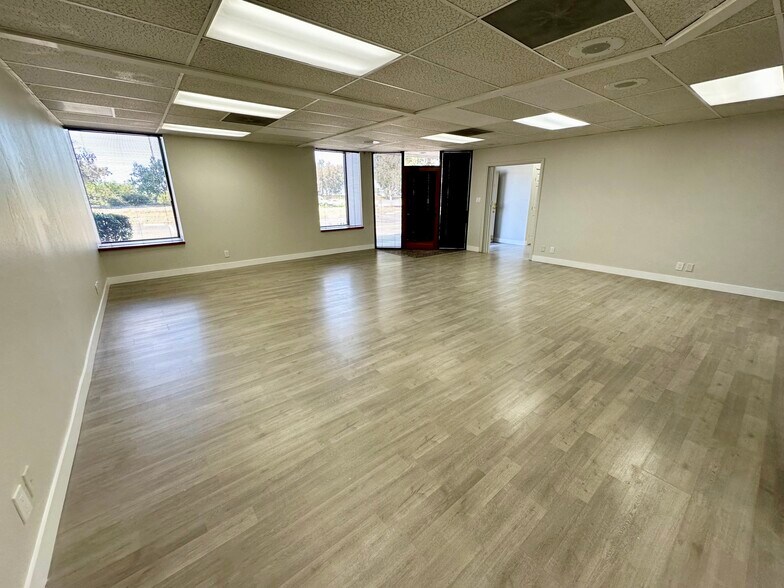More Photos Of 4550 Kearny Villa Rd, San Diego Office For Sale