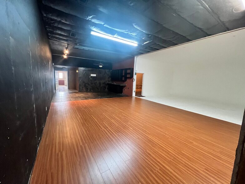 More Photos Of 709-711 Mission Ave, Oceanside Storefront For Lease