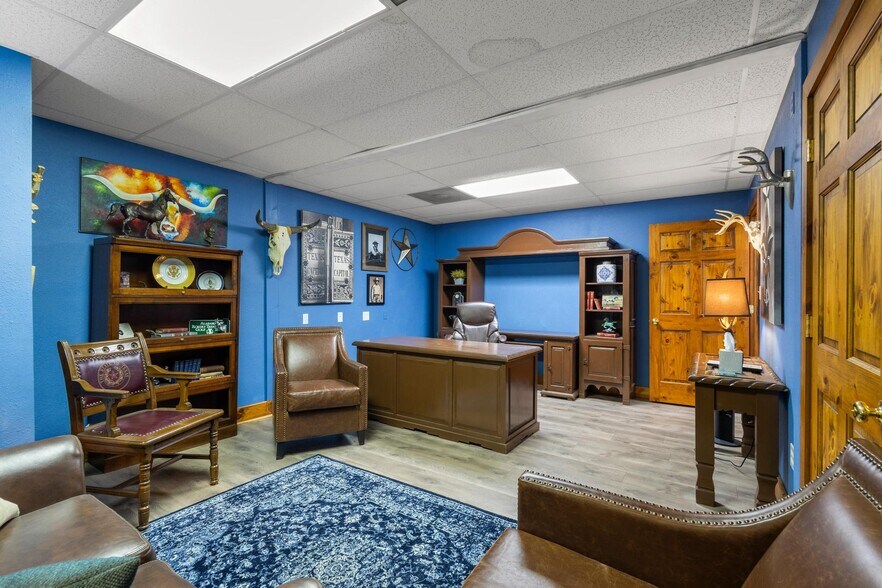 More Photos Of 211 N Main St, Bonham Office Residential For Sale