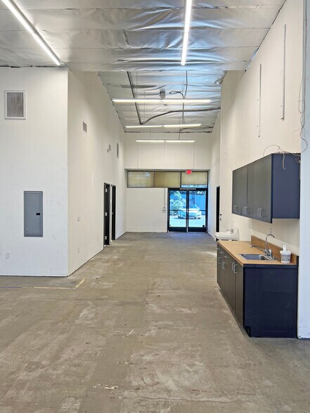 More Photos Of 14116-14120 Magnolia Blvd, Sherman Oaks Medical For Lease