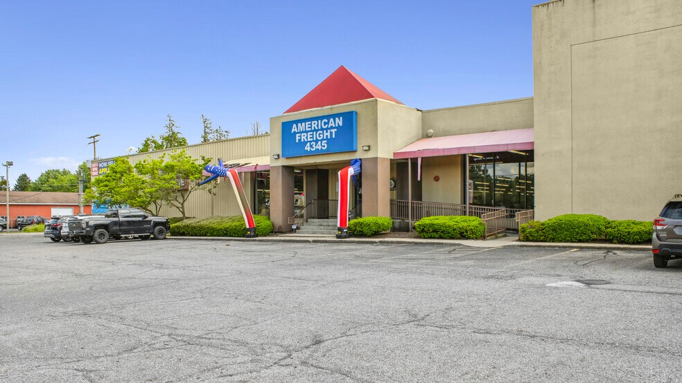 More Photos Of 4335-4345 Lincoln Way E, Massillon Freestanding For Lease