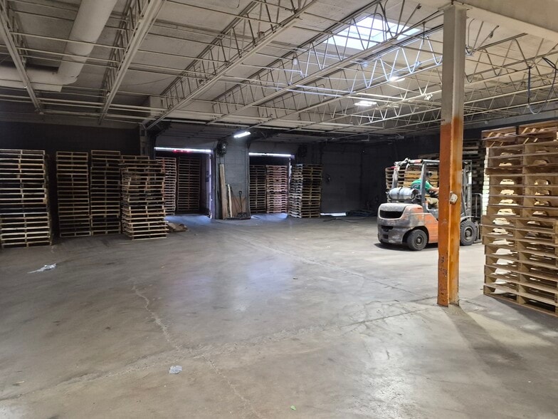 More Photos Of 720 New Haven Ave, Aurora Manufacturing For Lease