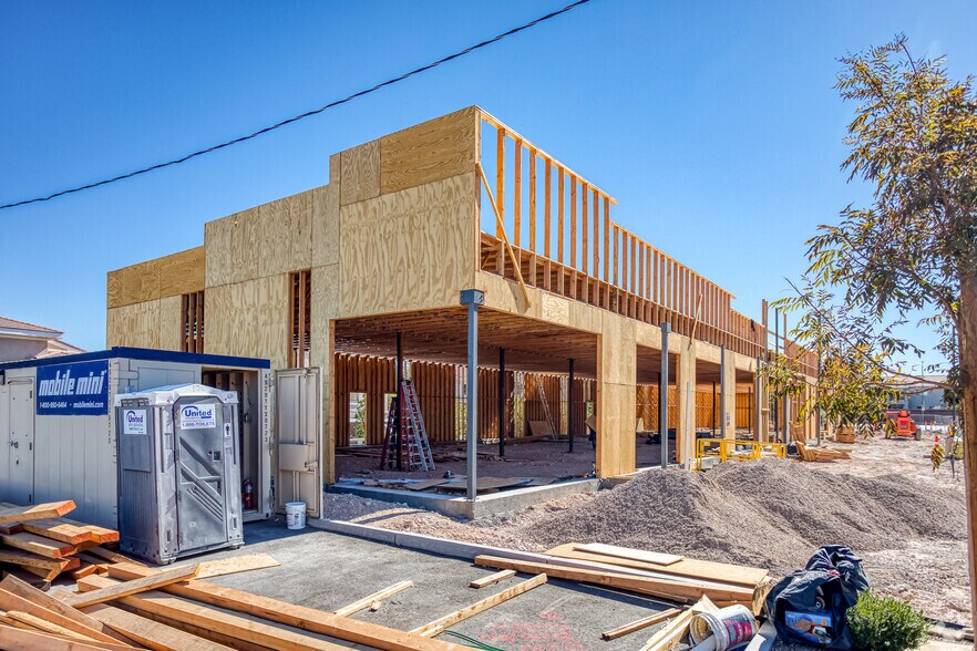 More Photos Of 6870 S Fort Apache Rd, Las Vegas Freestanding For Lease