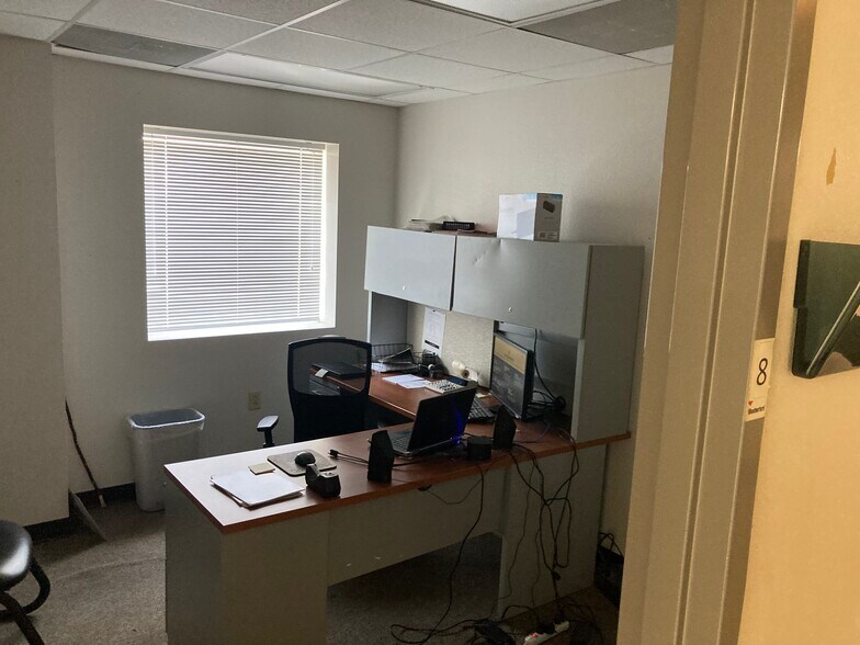 More Photos Of 3215 N Enterprise Dr, Hobbs Warehouse For Sale