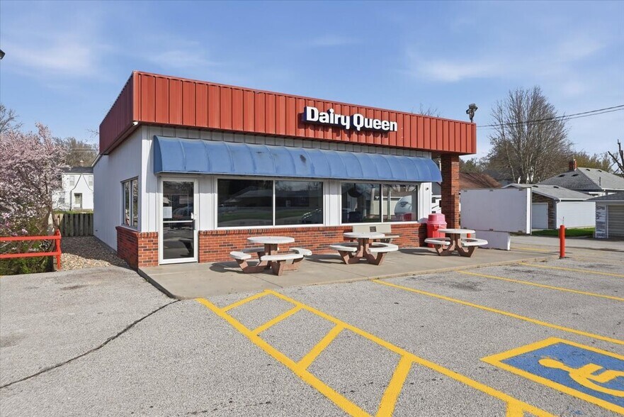 More Photos Of 309 US-6 Hwy, Oakland Fast Food For Sale