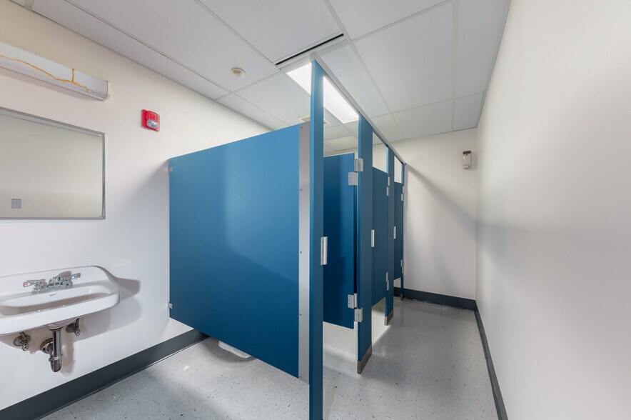 More Photos Of 347 W Main St, Clarksburg Office For Sale