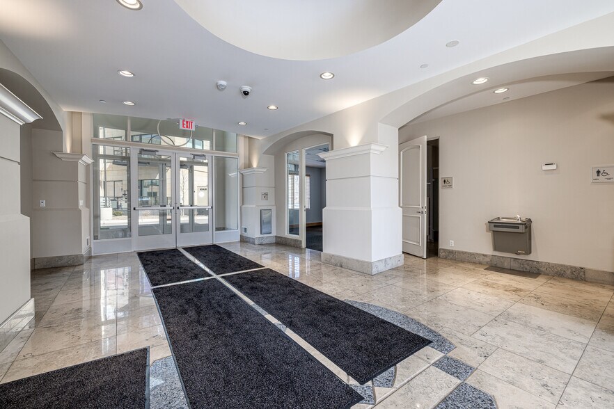 More Photos Of 12455 Ridgedale Dr, Minnetonka Office For Lease