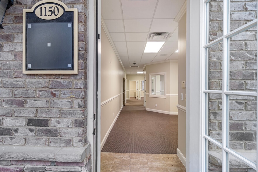 More Photos Of 1905 Woodstock Rd, Roswell Office For Sale