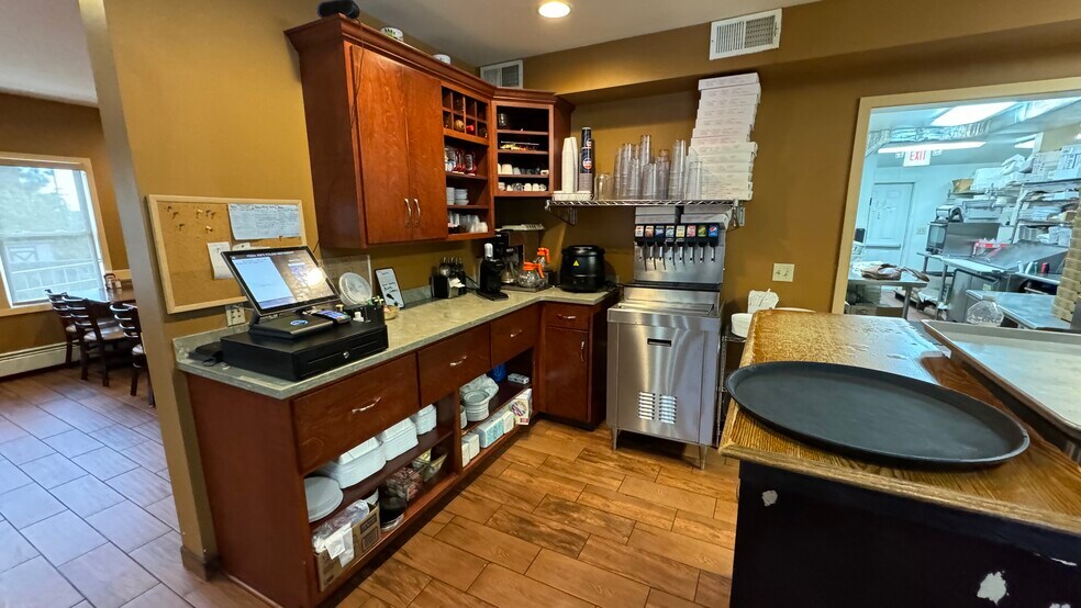 More Photos Of 550 S Main St, Nazareth General Retail For Sale