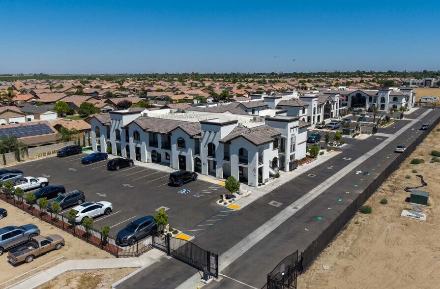 More Photos Of 475 Dover Pky, Delano Apartments For Sale
