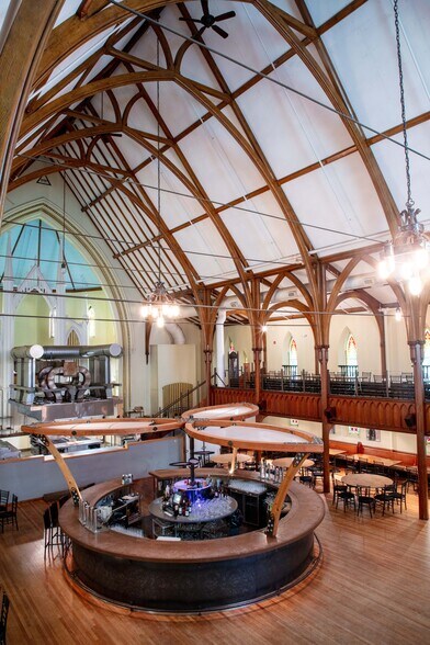 More Photos Of 15 Chestnut St, Portland Specialty For Sale