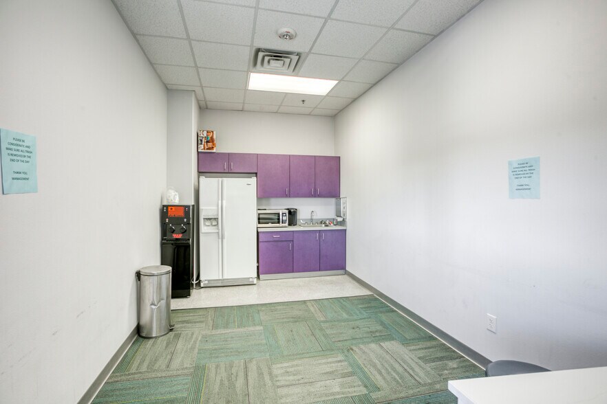 More Photos Of 921 S Las Vegas Blvd, Las Vegas Office For Sale