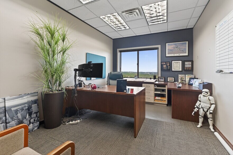 More Photos Of 8320 Bee Caves Rd, Austin Office For Sale
