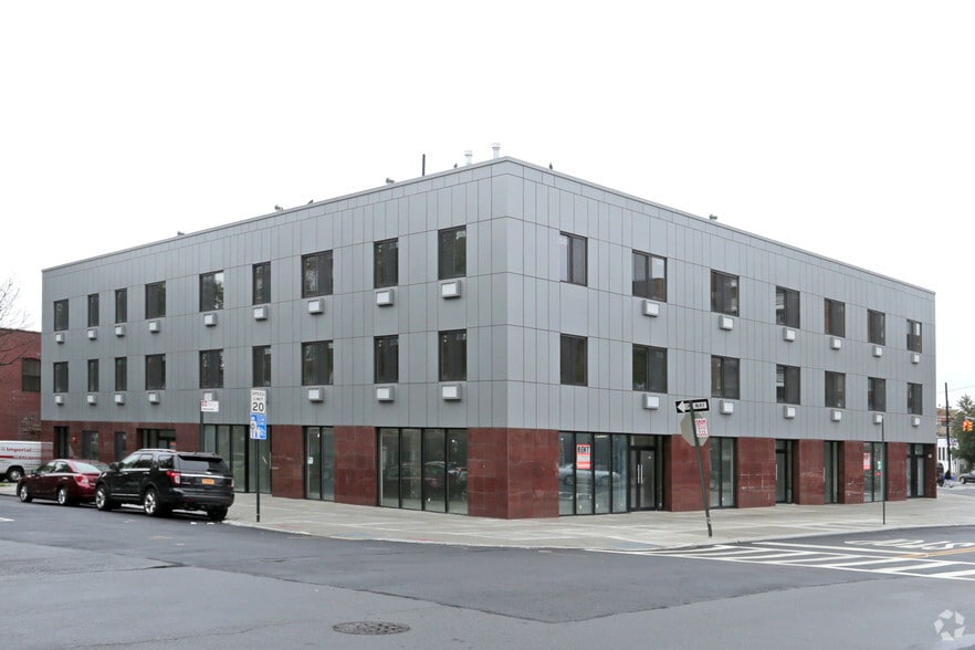 More Photos Of 38-06 Greenpoint Ave, Long Island City Apartments For Lease