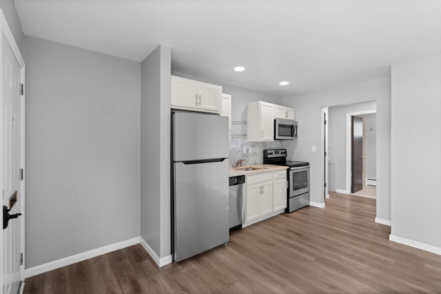 More Photos Of 2419 Normandy Rd, Royal Oak Apartments For Sale