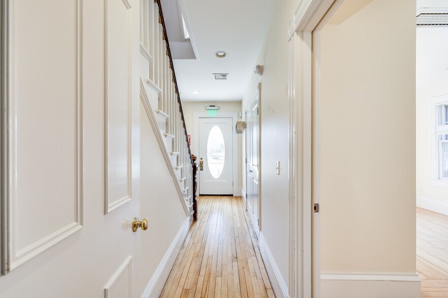 More Photos Of 204 Main St, Orleans Medical For Sale