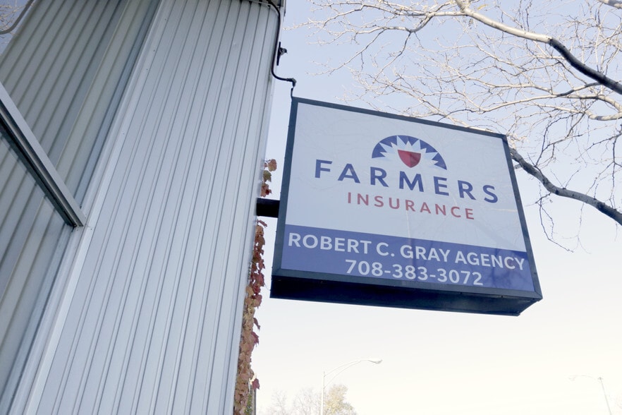 More Photos Of 6549 North Ave, Oak Park Office Residential For Lease