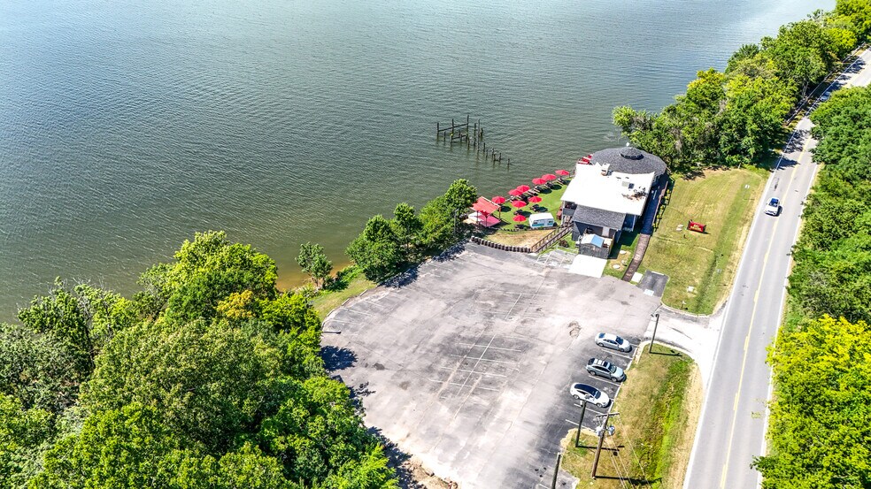 More Photos Of 700 Jordan Point Rd, Hopewell Restaurant For Sale