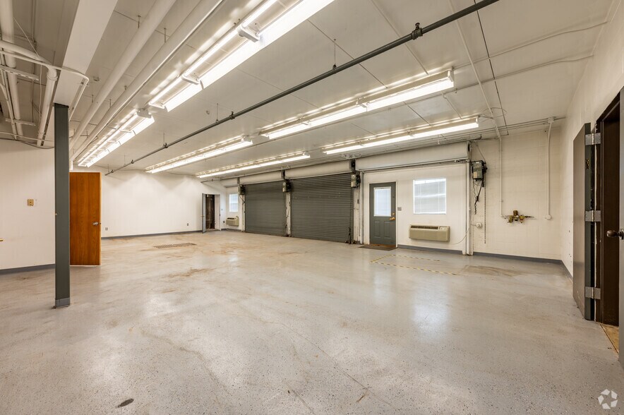 More Photos Of 4201 W Morris St, Indianapolis Service For Sale