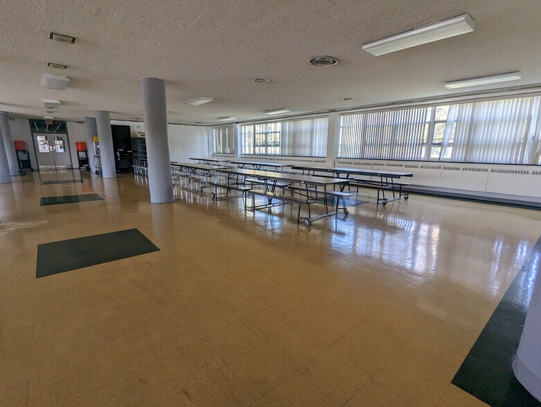 More Photos Of 350 Georgetown Rd, Carneys Point Schools For Lease
