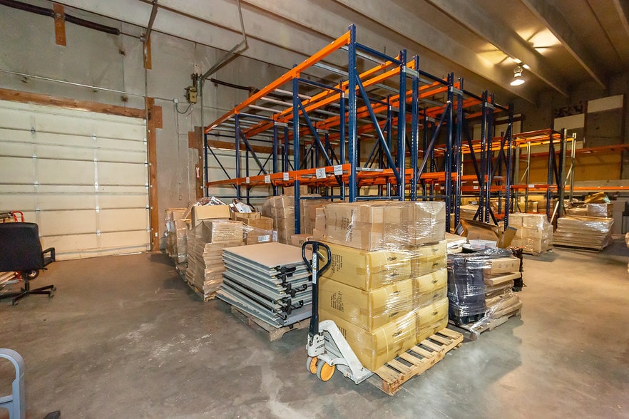 More Photos Of 8901 Washington St, Kansas City Showroom For Sale