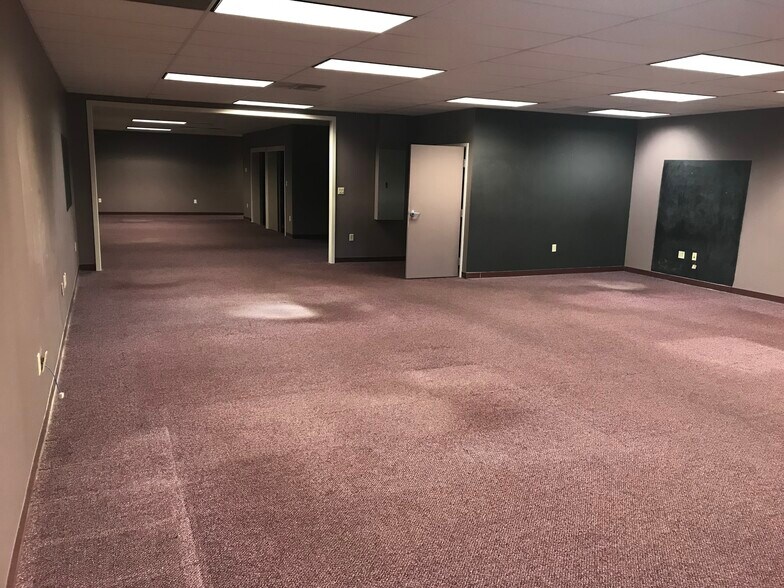 More Photos Of 330 N Reading Rd, Ephrata Unknown For Lease