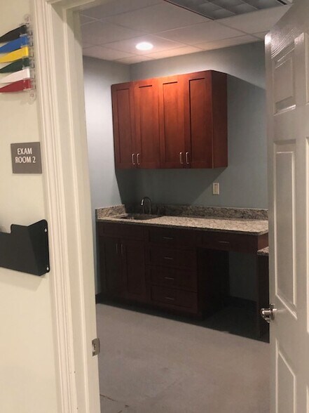 More Photos Of 316 W Pike St, Lawrenceville Medical For Lease