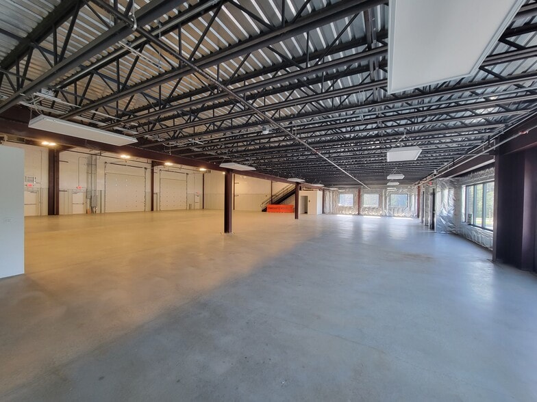 More Photos Of 11982 Wilton Meadows Ct, Manassas Warehouse For Lease