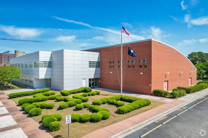 More Photos Of 1142 Morrison Dr, Charleston Lodge Meeting Hall For Lease