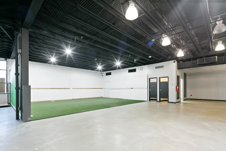 More Photos Of 183 S Broadway, Hicksville Office For Lease