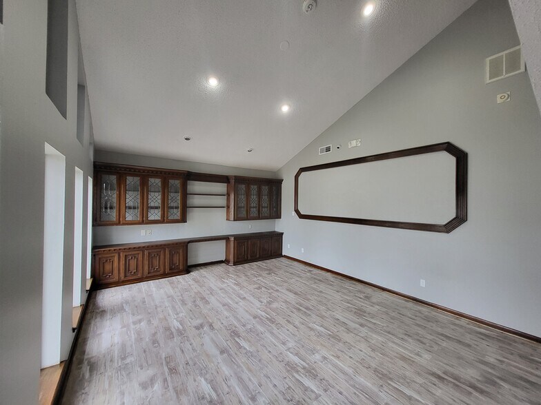 More Photos Of 20817 Sunshine Ln, Spring Office Residential For Lease