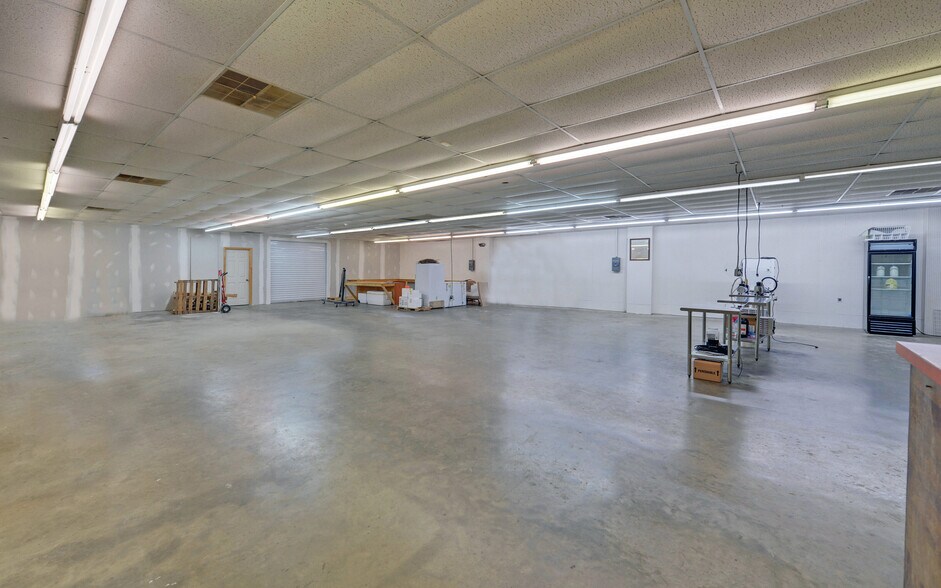 More Photos Of 250 E Currahee St, Toccoa Warehouse For Sale