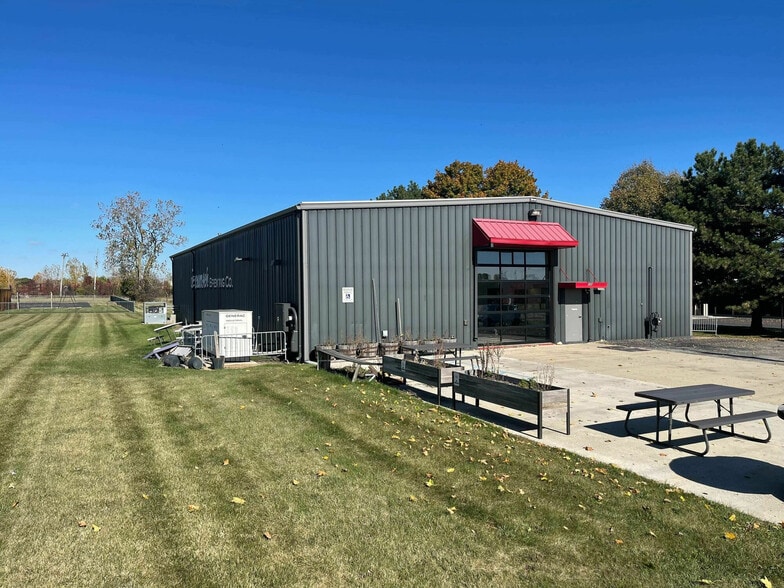 More Photos Of 105 E Russell Rd, Tecumseh General Retail For Lease