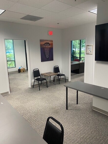 More Photos Of 6440 Southpoint Pky, Jacksonville Office For Lease