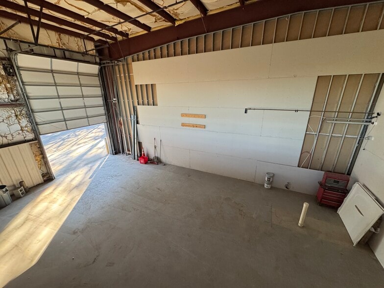 More Photos Of 10624 Metromont Pky, Charlotte Showroom For Lease