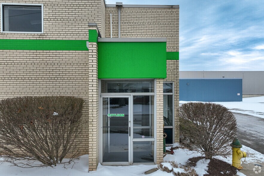 More Photos Of 1967 Eastern Ave, Verona Distribution For Lease