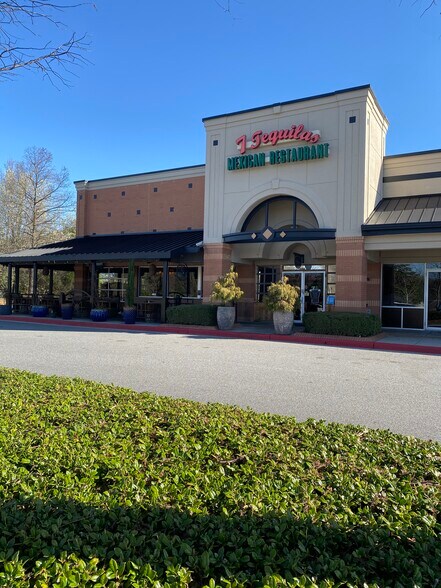 More Photos Of 10945 State Bridge Rd, Alpharetta Freestanding For Lease