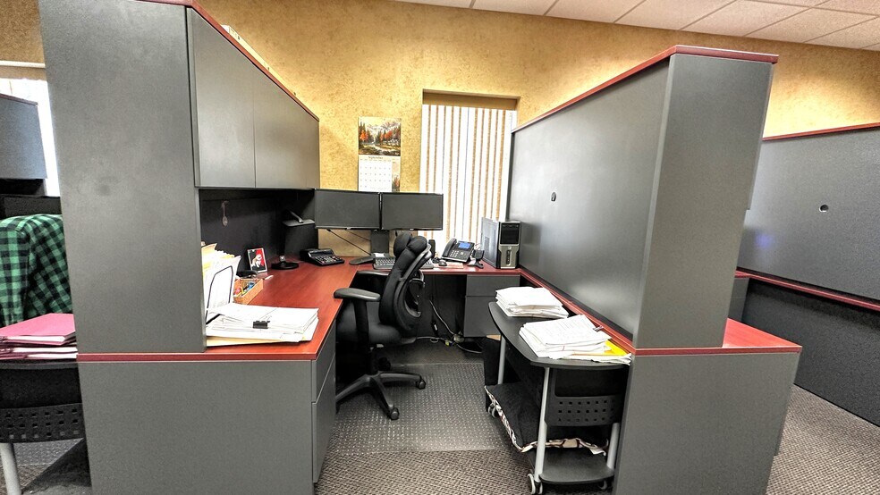 More Photos Of 1991 Smith St, Merrick Medical For Sale