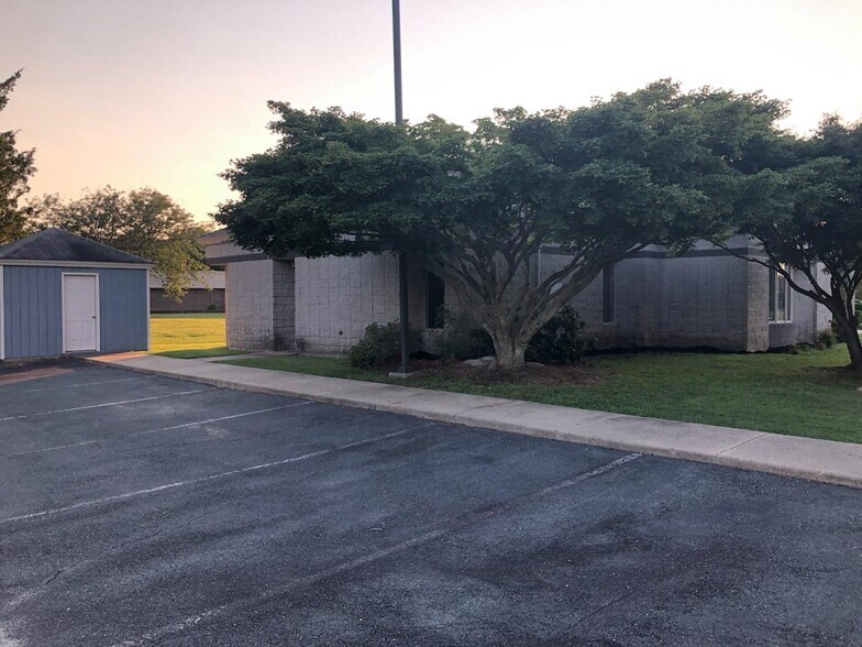 More Photos Of 9506 Hospital Ave, Nassawadox Medical For Sale