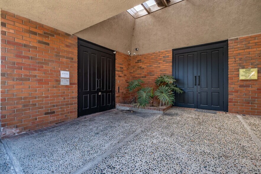 More Photos Of 550 N Golden Circle Dr, Santa Ana Office For Lease
