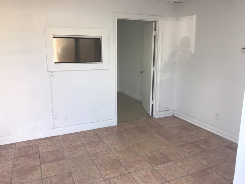 More Photos Of 1905 NW 32nd St, Pompano Beach Warehouse For Lease