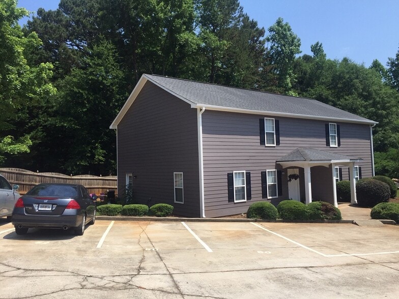 More Photos Of 878 Hospital Rd, Commerce Apartments For Sale