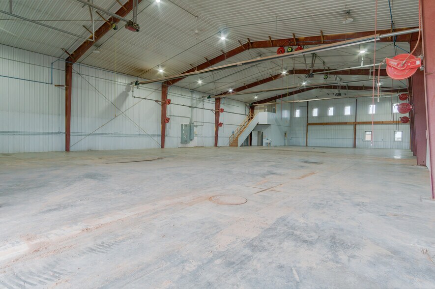 More Photos Of 10911 27J St SW, Dickinson Warehouse For Sale