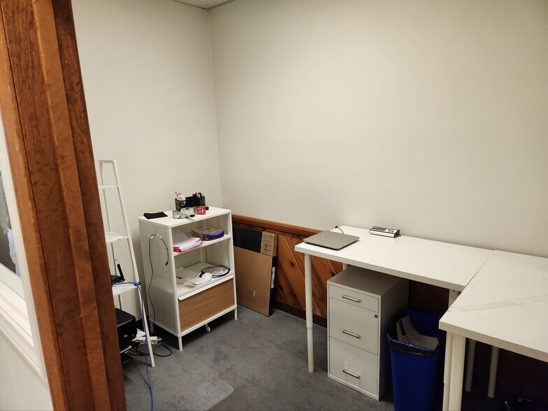 More Photos Of 178 S Victory Blvd, Burbank Office For Lease