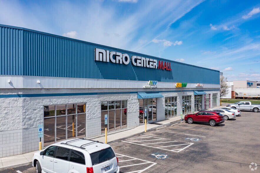 Primary Photo Of 11755 Mosteller Rd, Sharonville General Retail For Lease