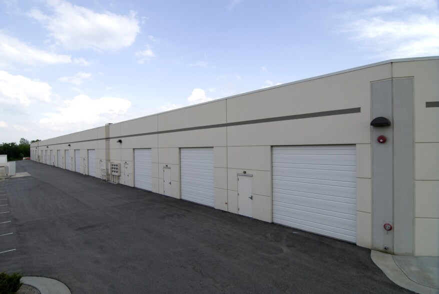 More Photos Of 11221 Strang Line Rd, Lenexa Light Distribution For Lease