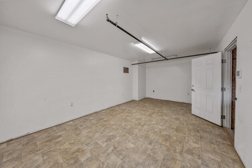 More Photos Of 1385 Antelope Rd, White City Manufacturing For Lease