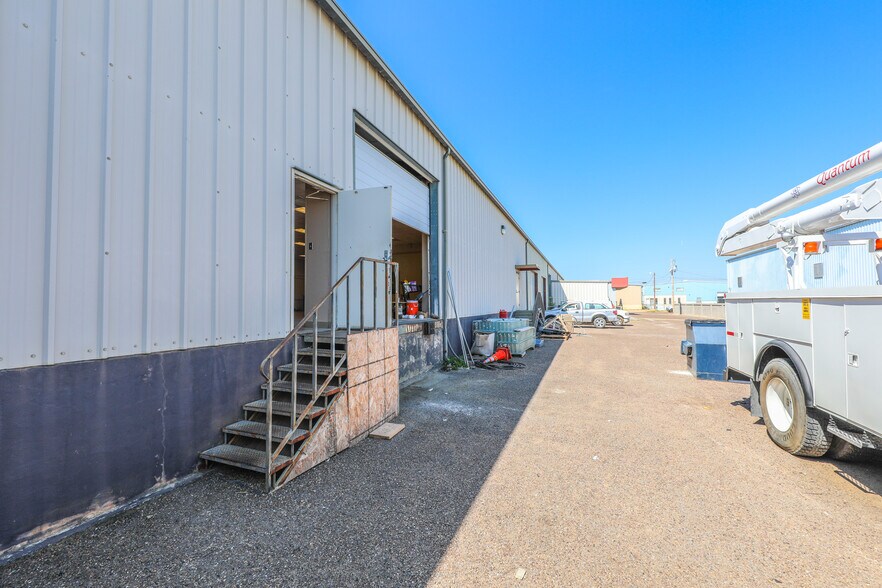 More Photos Of 5809 East Dr, Laredo Warehouse For Sale