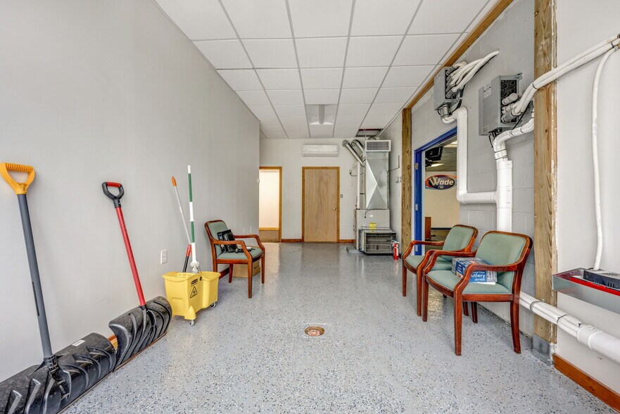 More Photos Of 203 Hershinger Rd, Coraopolis Office For Sale